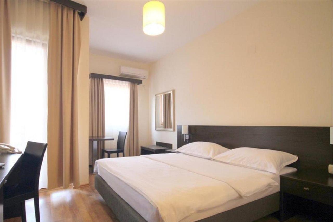 Lucic Rooms & Suites Будва Екстер'єр фото