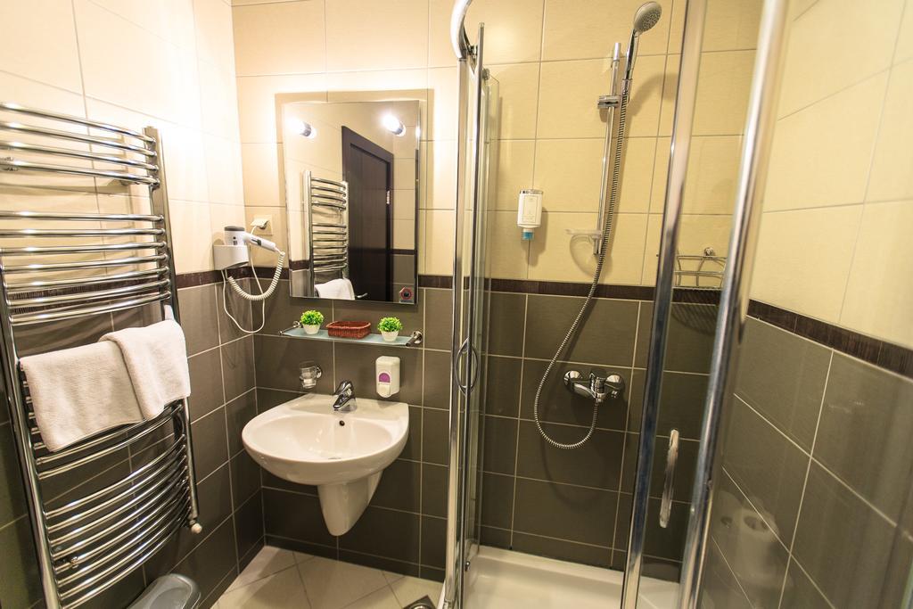 Lucic Rooms & Suites Будва Екстер'єр фото