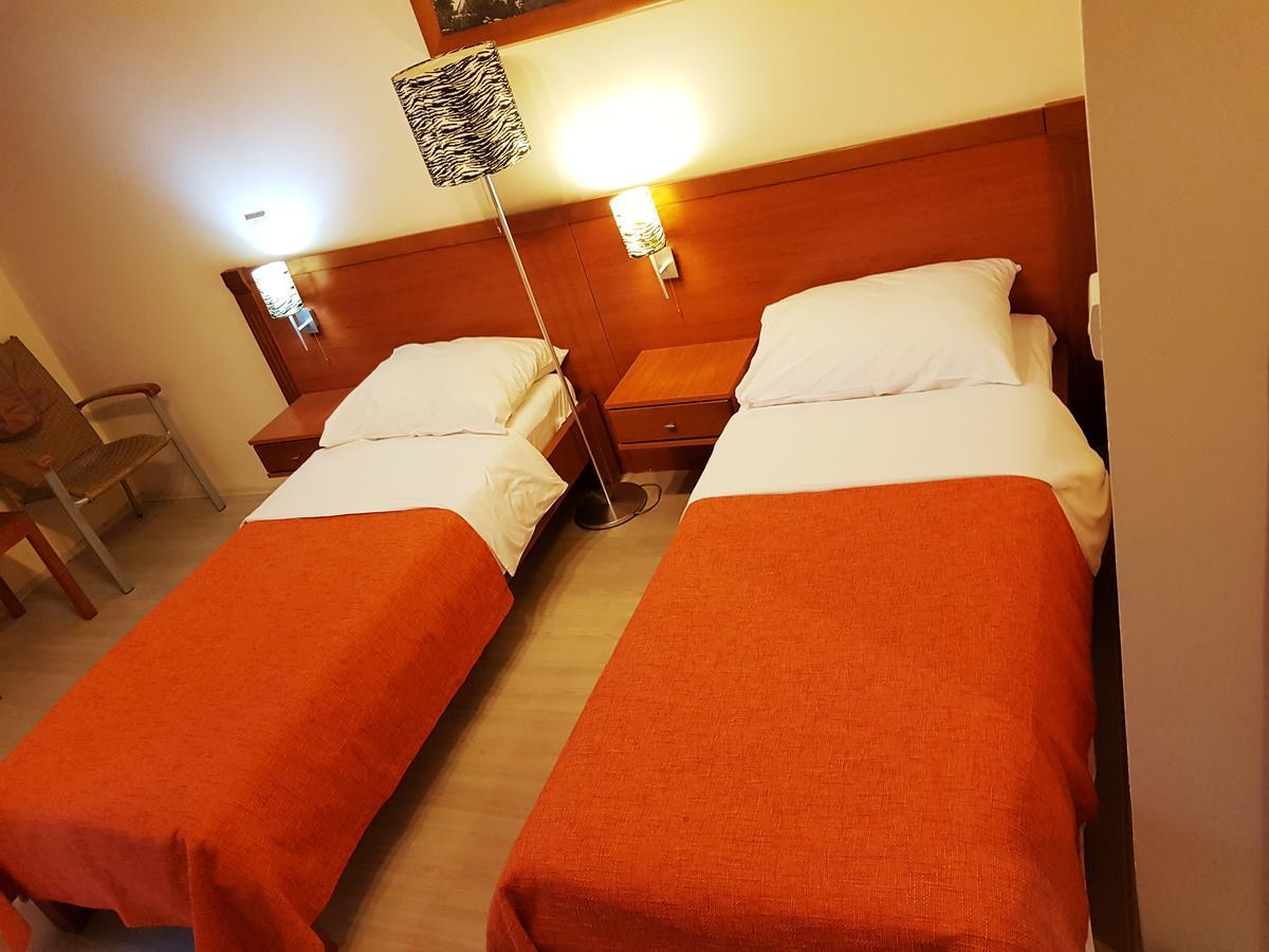 Lucic Rooms & Suites Будва Екстер'єр фото