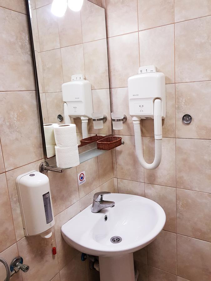 Lucic Rooms & Suites Будва Екстер'єр фото