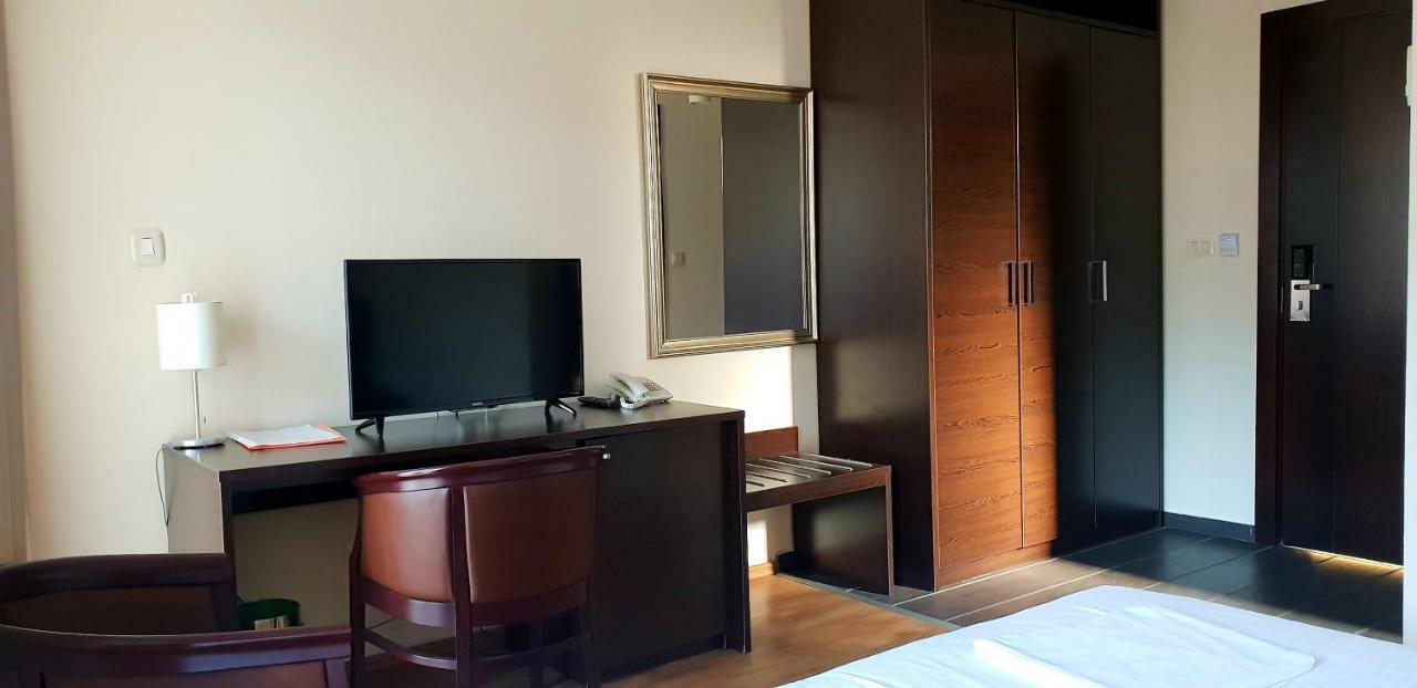 Lucic Rooms & Suites Будва Екстер'єр фото
